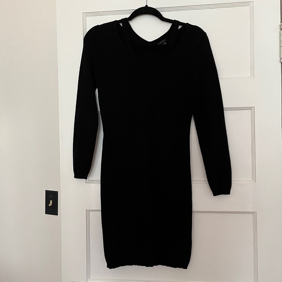 Theory Dresses & Skirts - EUC theory sweater dress in black, size XS